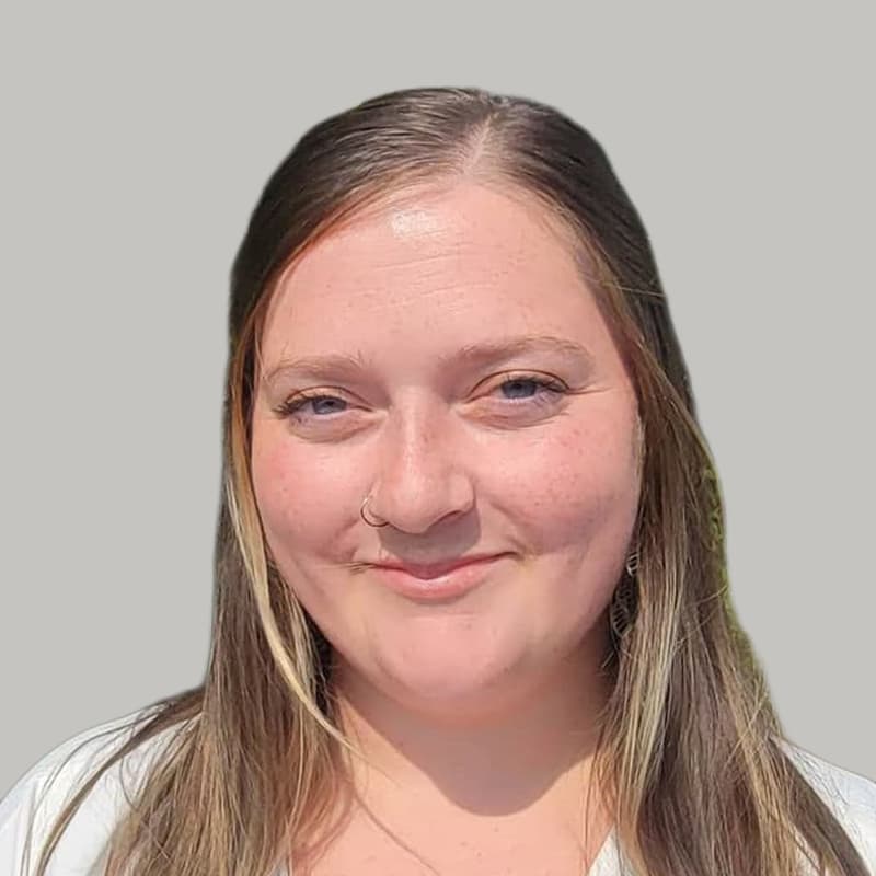 Kalie Hichez, Licensed Social Worker at Liveup Counseling.